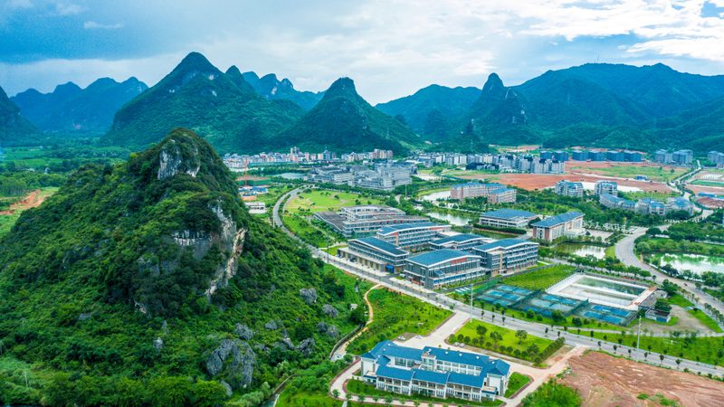 SMT贴片加工厂设备参数解析：关键指标与选购要点